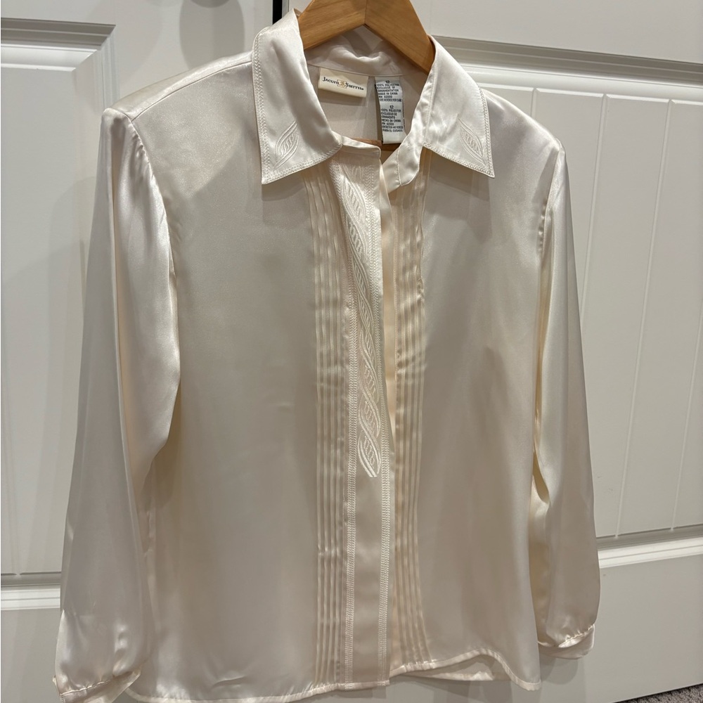 VINTAGEJaclyn Smith Ivory Satin Blouse